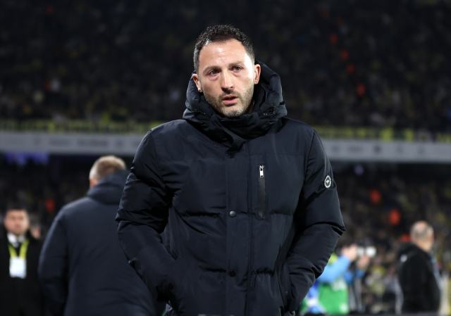 Neredeyse ağlayacaktı! Fenerbahçe taraftarından Tedesco'ya özel hediye