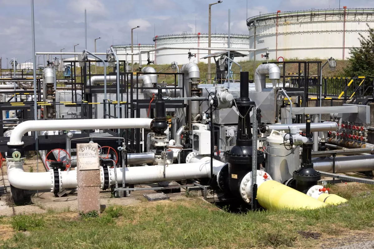 Slovakya, AB\'den Petrol Akışını Yeniden Başlatmasını Bekliyor