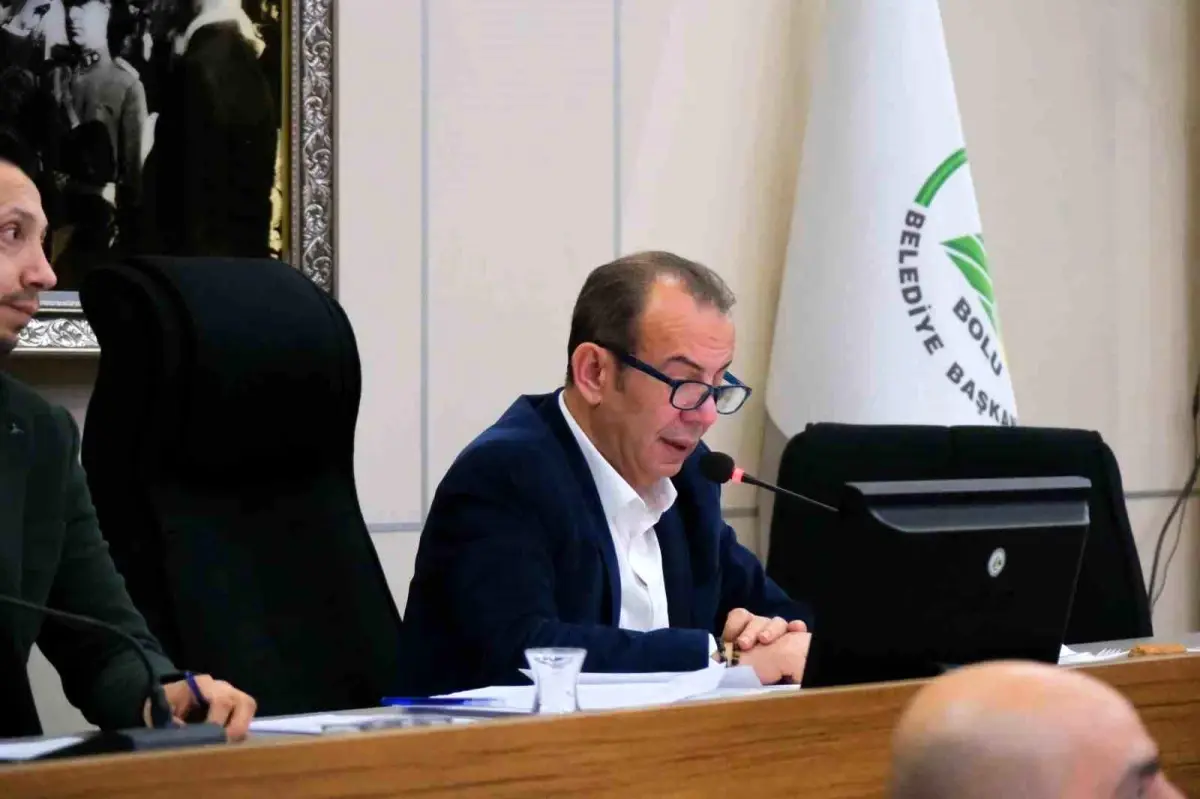 Tanju Özcan\'ın hem mağdur hem sanık olduğu şantaj ve tehdit soruşturmasının iddianamesi kabul edildi