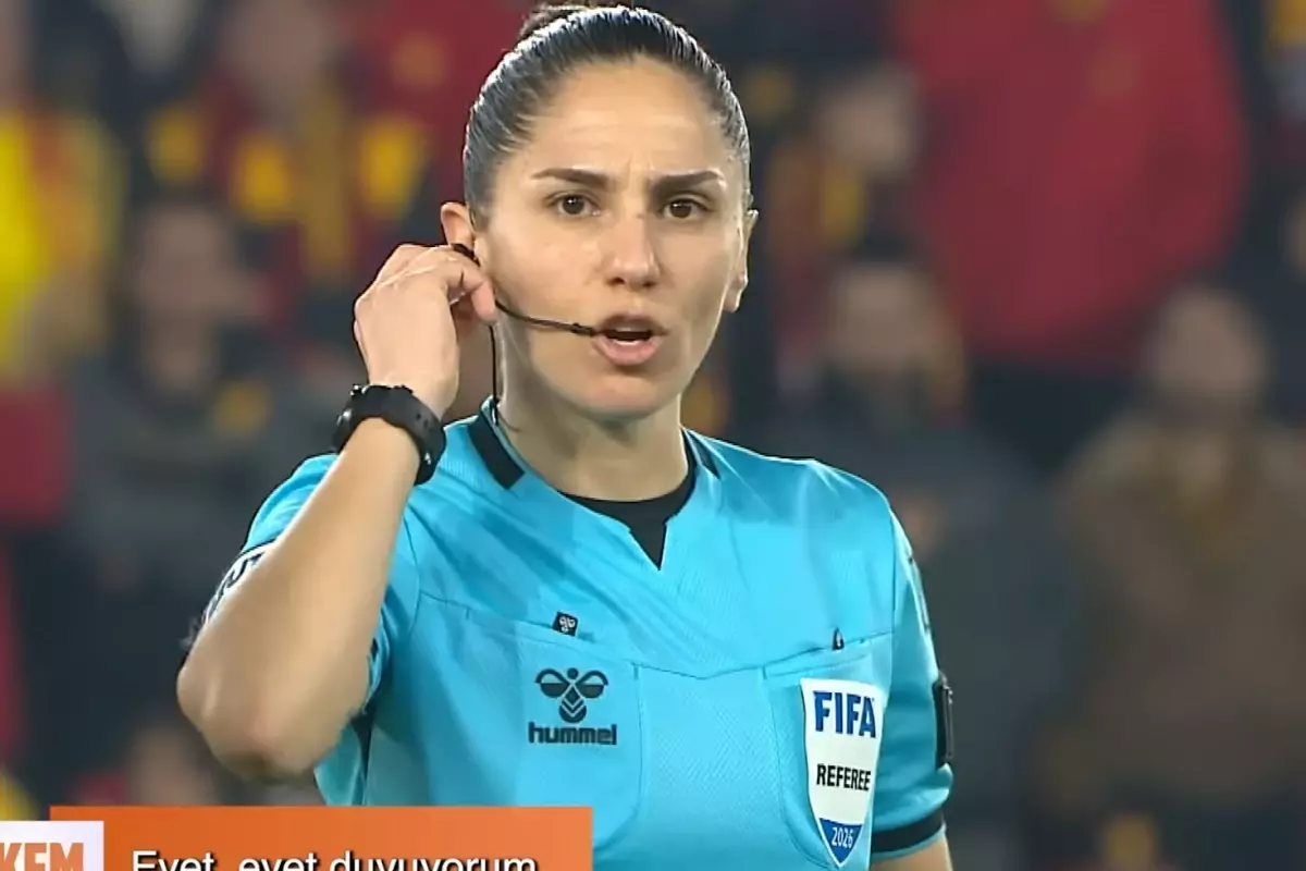 VAR kayıtları açıklandı! Kadın hakem Asen Albayrak\'ın çektiği rest bomba