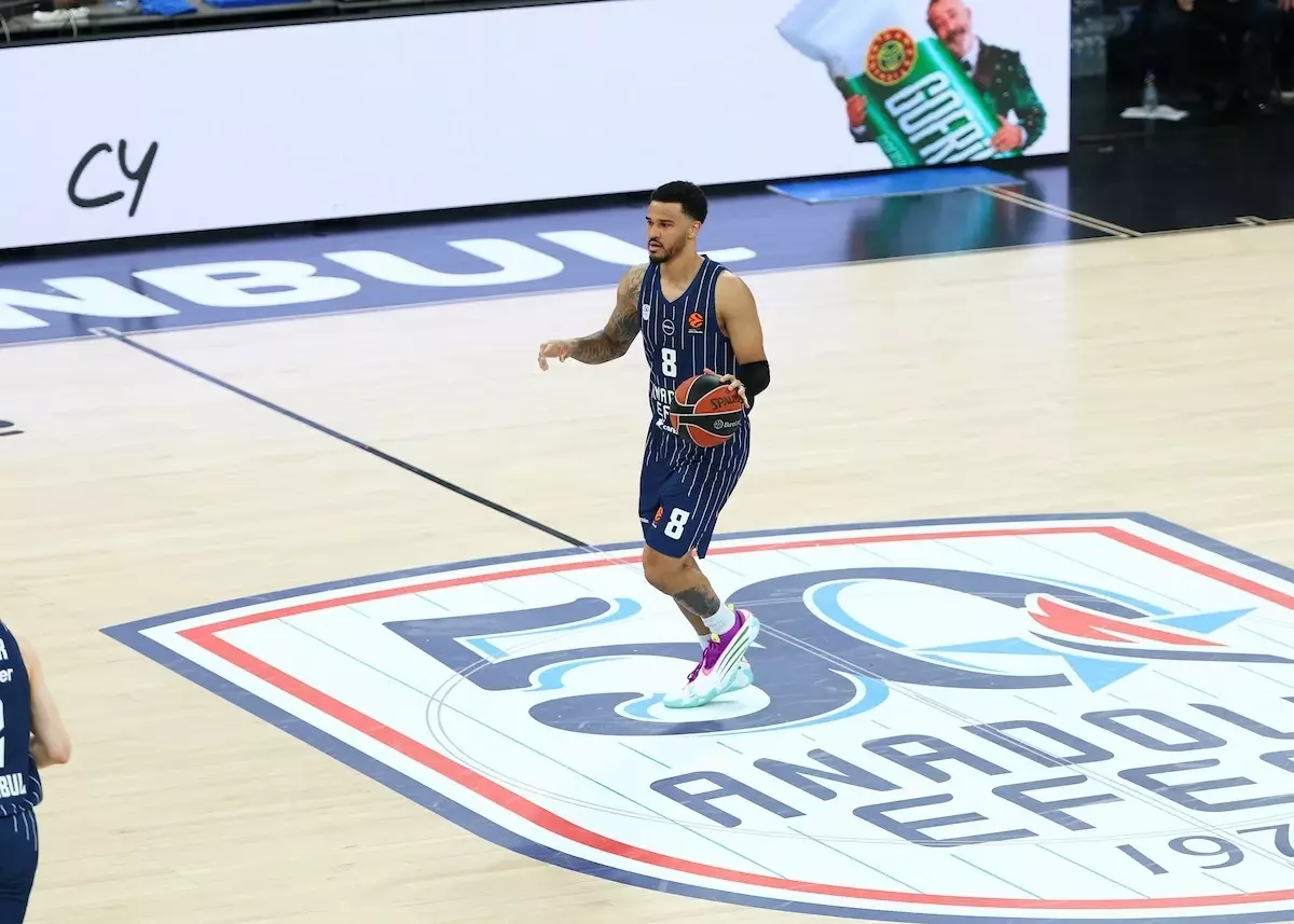 Anadolu Efes, Monaco\'yu Ağırlıyor