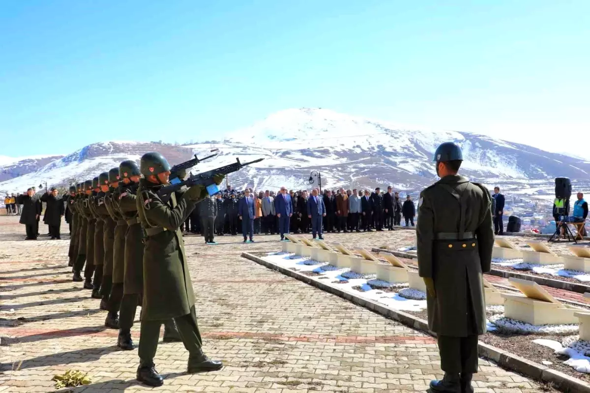 Bayburt\'ta Çanakkale Zaferi\'nin 111. yılı ve 18 Mart Şehitleri Anma Günü dolayısıyla tören düzenlendi
