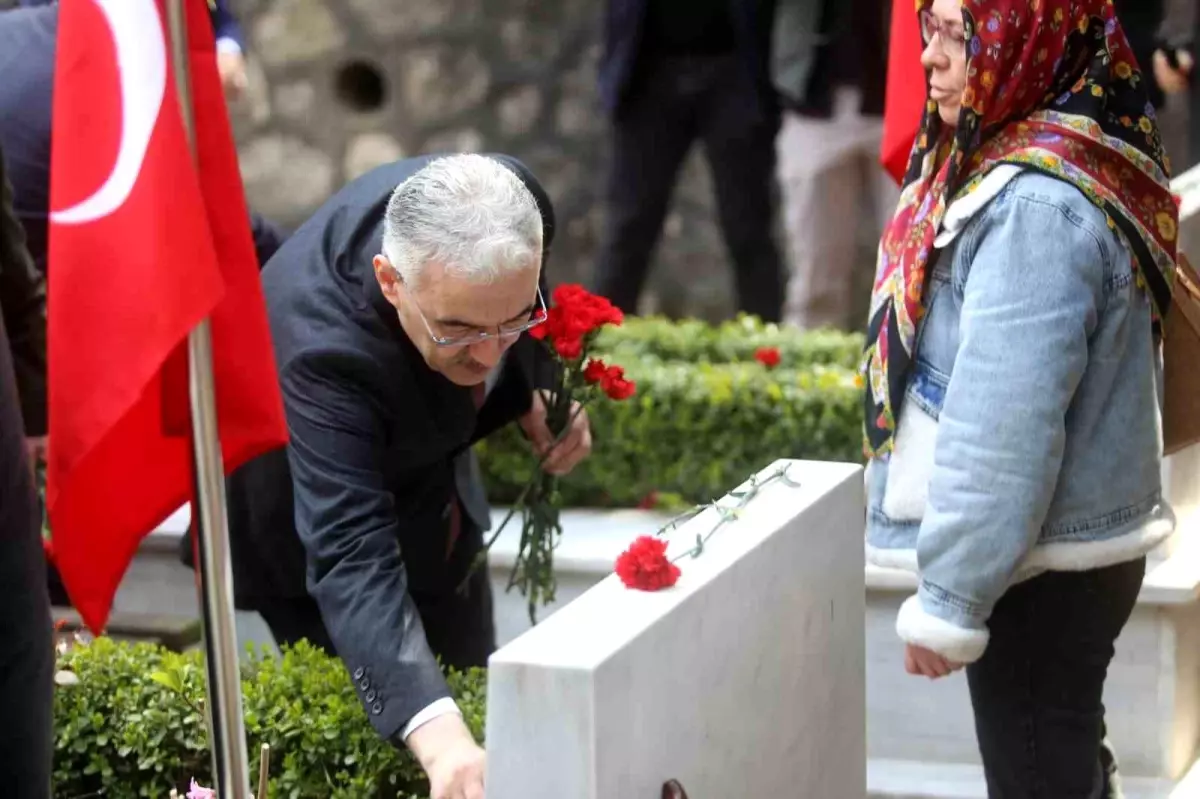 Bursa protokolünden Pınarbaşı Şehitliği\'ne anlamlı ziyaret