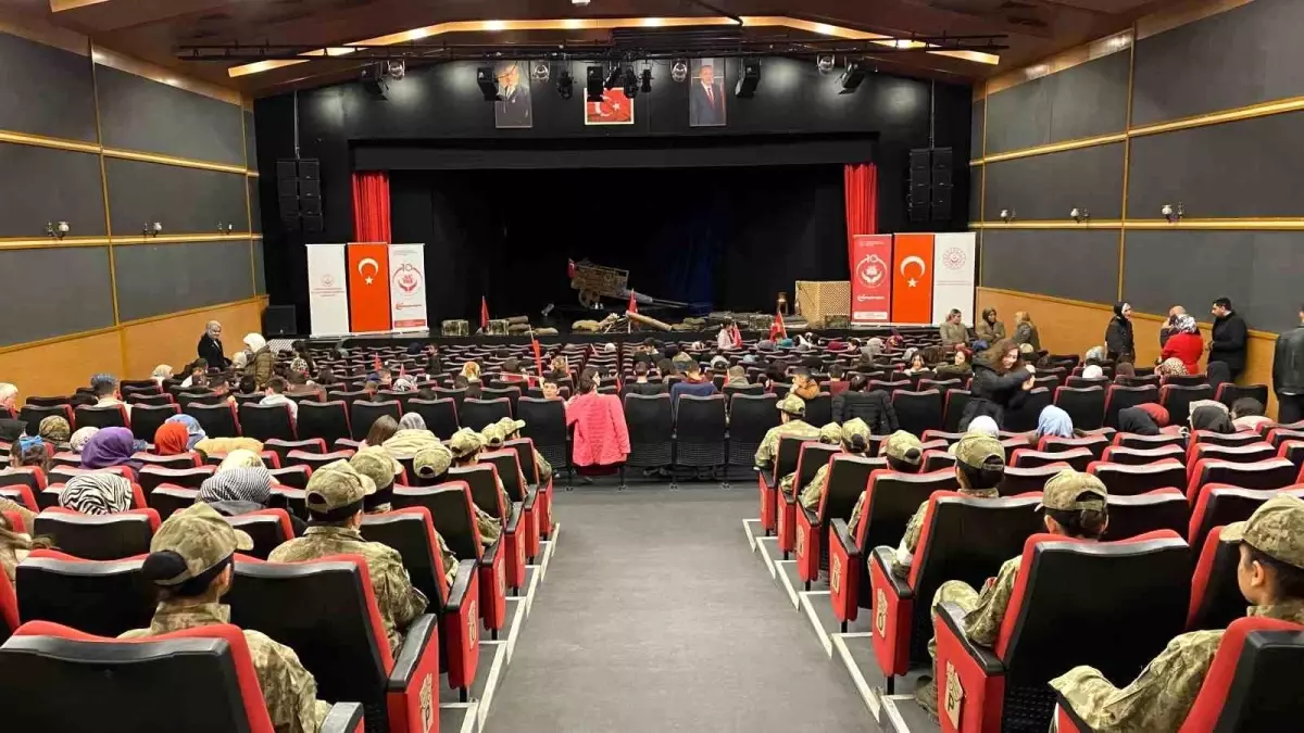 Çanakkale ruhu Erzurum\'da sahneye taşındı