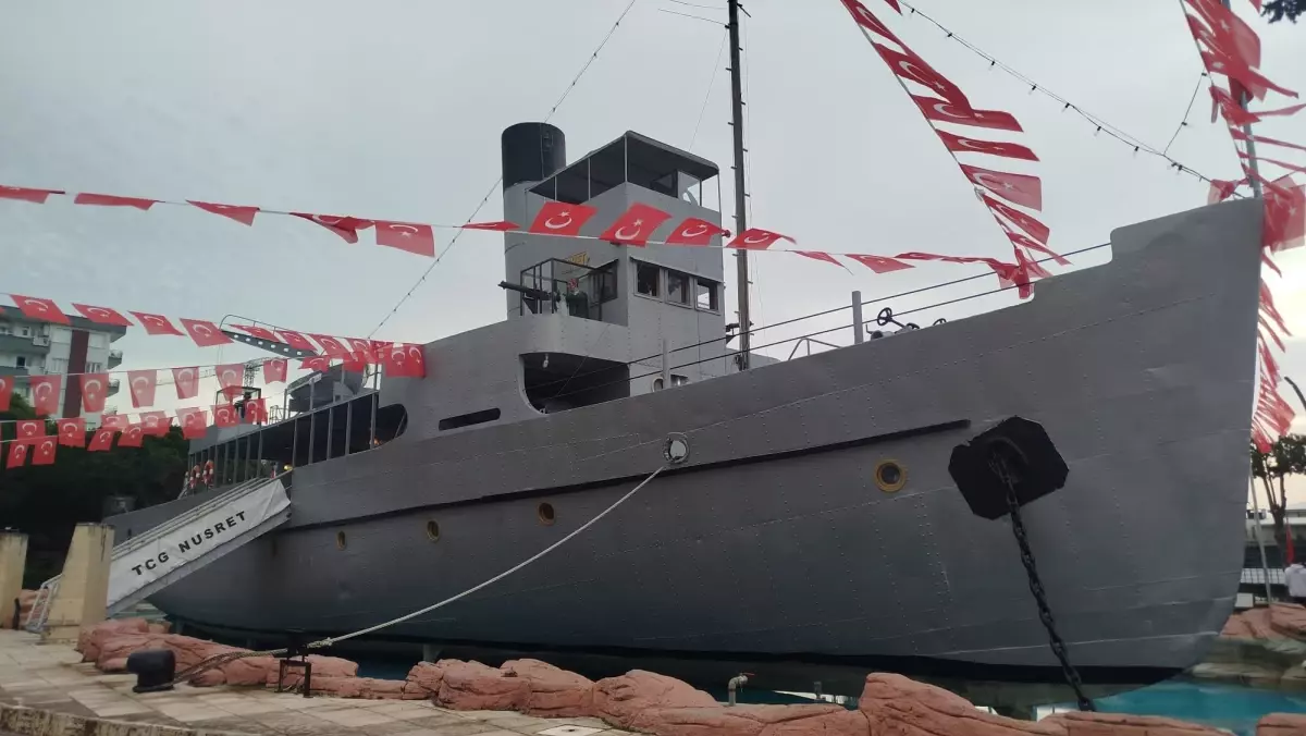 Çanakkale Zaferi\'nin simgesi \'Nusret\'e yoğun ilgi