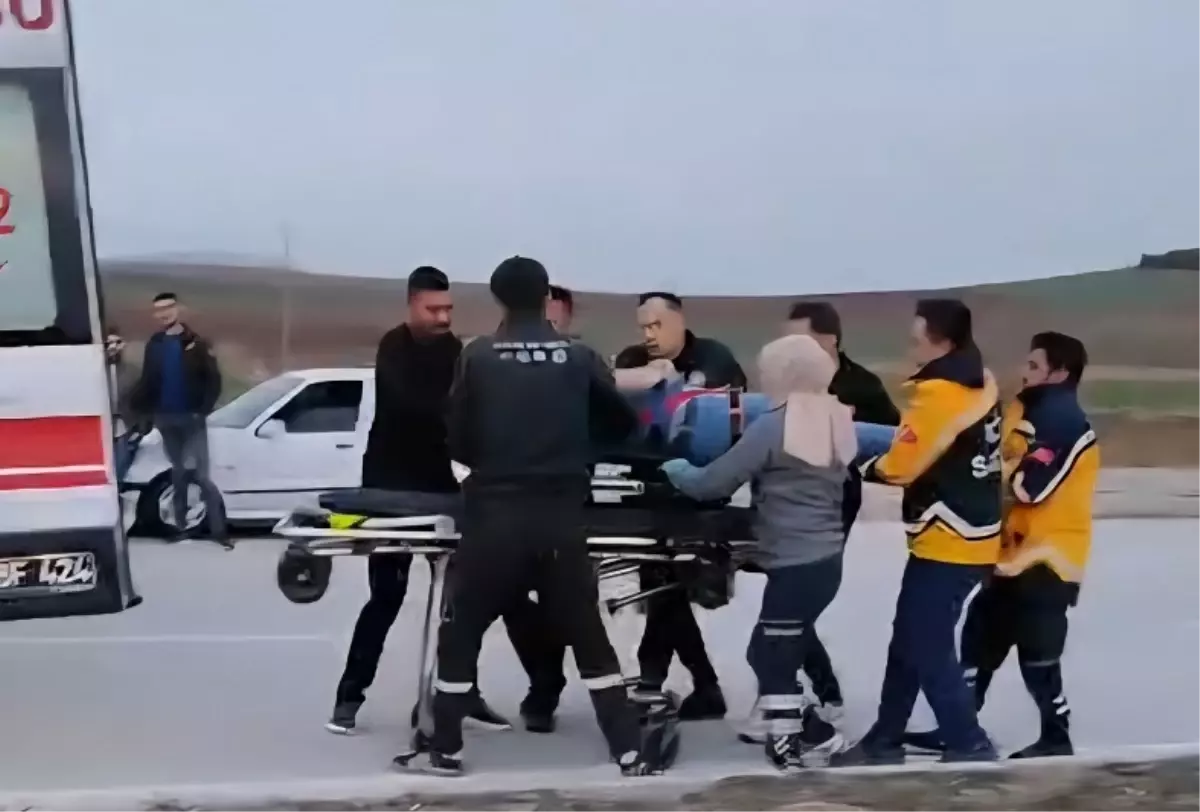 Alaca\'da Trafik Kazası: 3 Yaralı