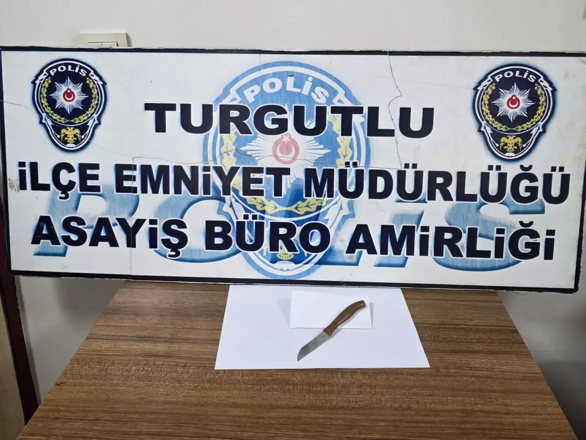 Turgutlu\'da Bıçaklı Saldırı: 68 Yaşındaki Adam Hayatını Kaybetti