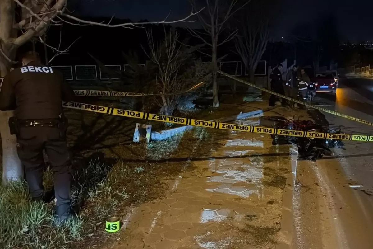 Motosiklet Kazasında 1 Ay Evli Genç Hayatını Kaybetti