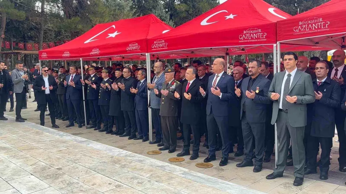 Gaziantep\'te 18 Mart Çanakkale Zaferi\'nin 111\'inci yılında şehitler anıldı
