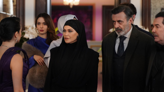 Hülya Avşar'dan Hande Ataizi'ne yanıtı: Ne derse desin