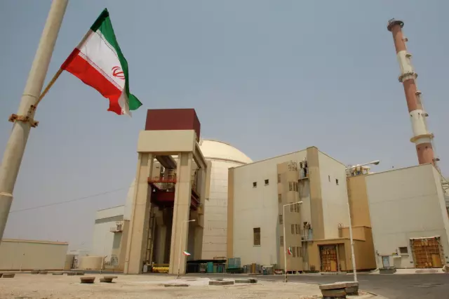 İran: Buşehr Nükleer Santrali'ne füze isabet etti