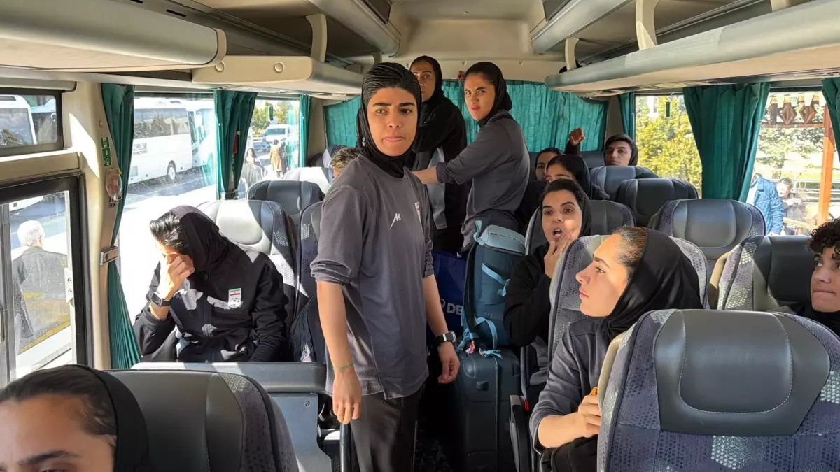İran Milli Kadın Futbol Takımı kafilesi Türkiye\'de