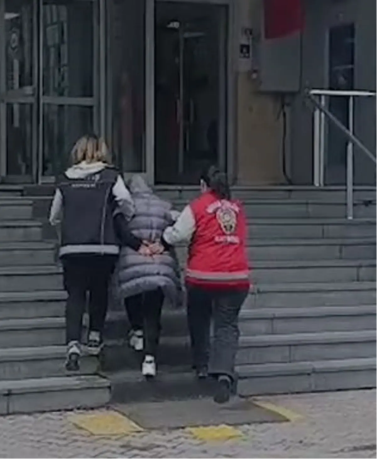 Hırsızlık Suçlusu Kadın Yakalandı