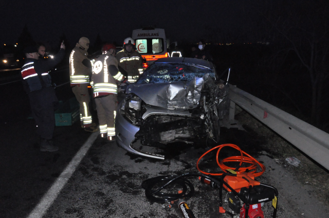 Manisa'da feci kaza: 2 ölü, 5 yaralı