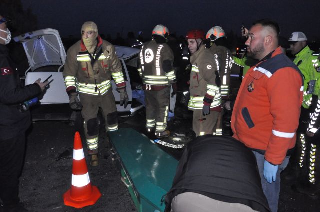 Manisa'da feci kaza: 2 ölü, 5 yaralı