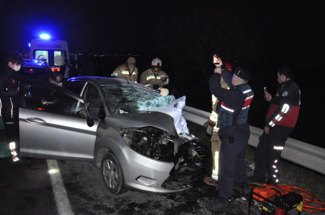 Manisa'da feci kaza: 2 ölü, 5 yaralı