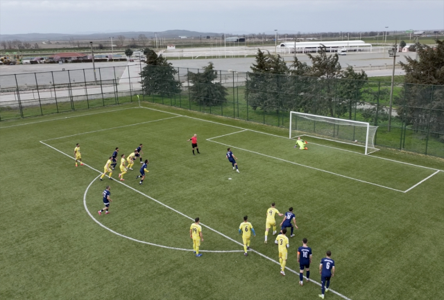 Tek penaltı atışı için 226 kilometre yol gittiler