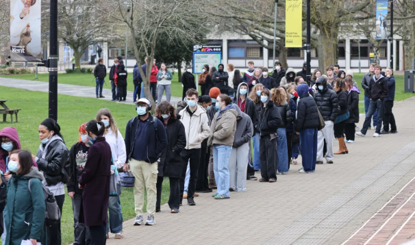Ülke alarmda! Doğum gününü kutlamak için gittiği gece kulübünde kör oldu