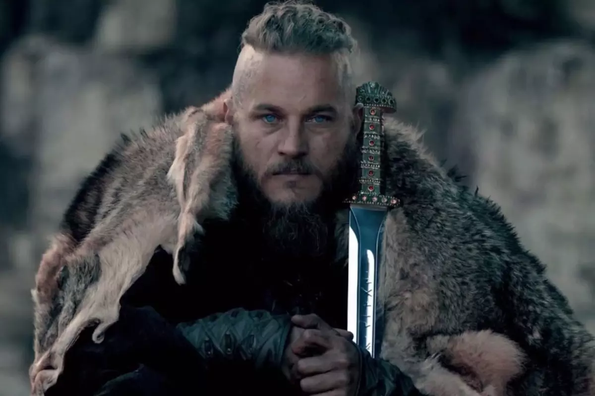 "Ragnar" İstanbul\'da! Kimle poz verdiğini tahmin edemezsiniz 