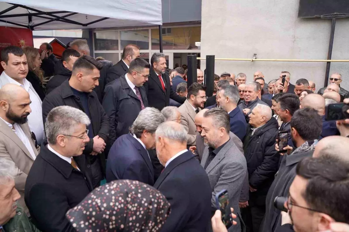 AK Parti Kayseri Bayramlaşma Programı Düzenledi