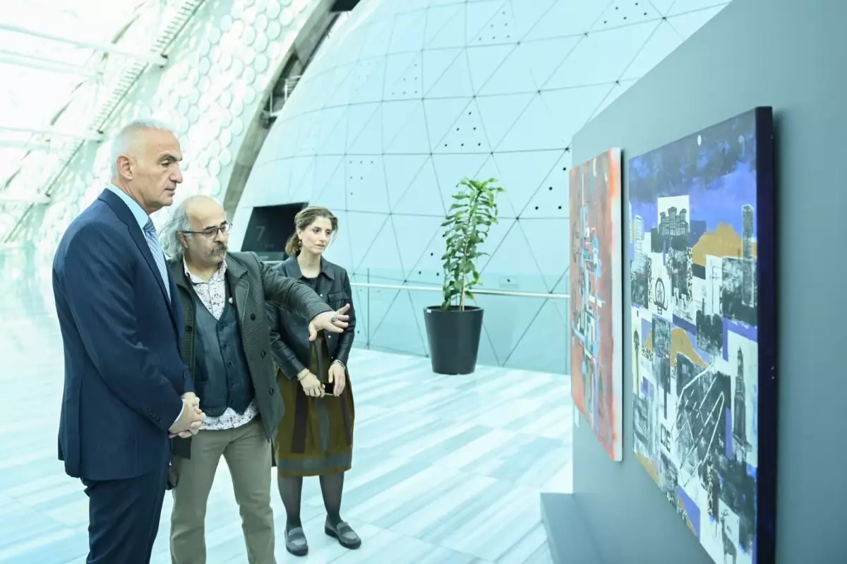 Bakan Ersoy\'dan \'Başkent Ankara\' Sergisi Ziyareti