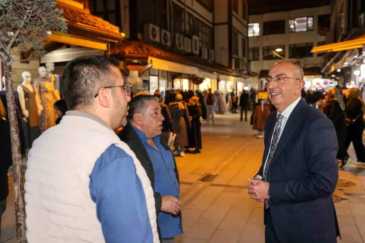 Başkan Kavuş, Bedesten\'de bayram coşkusuna ortak oldu