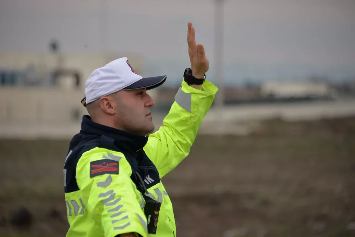 Diyarbakır\'da Bayram Öncesi Trafik Denetimleri Artırıldı