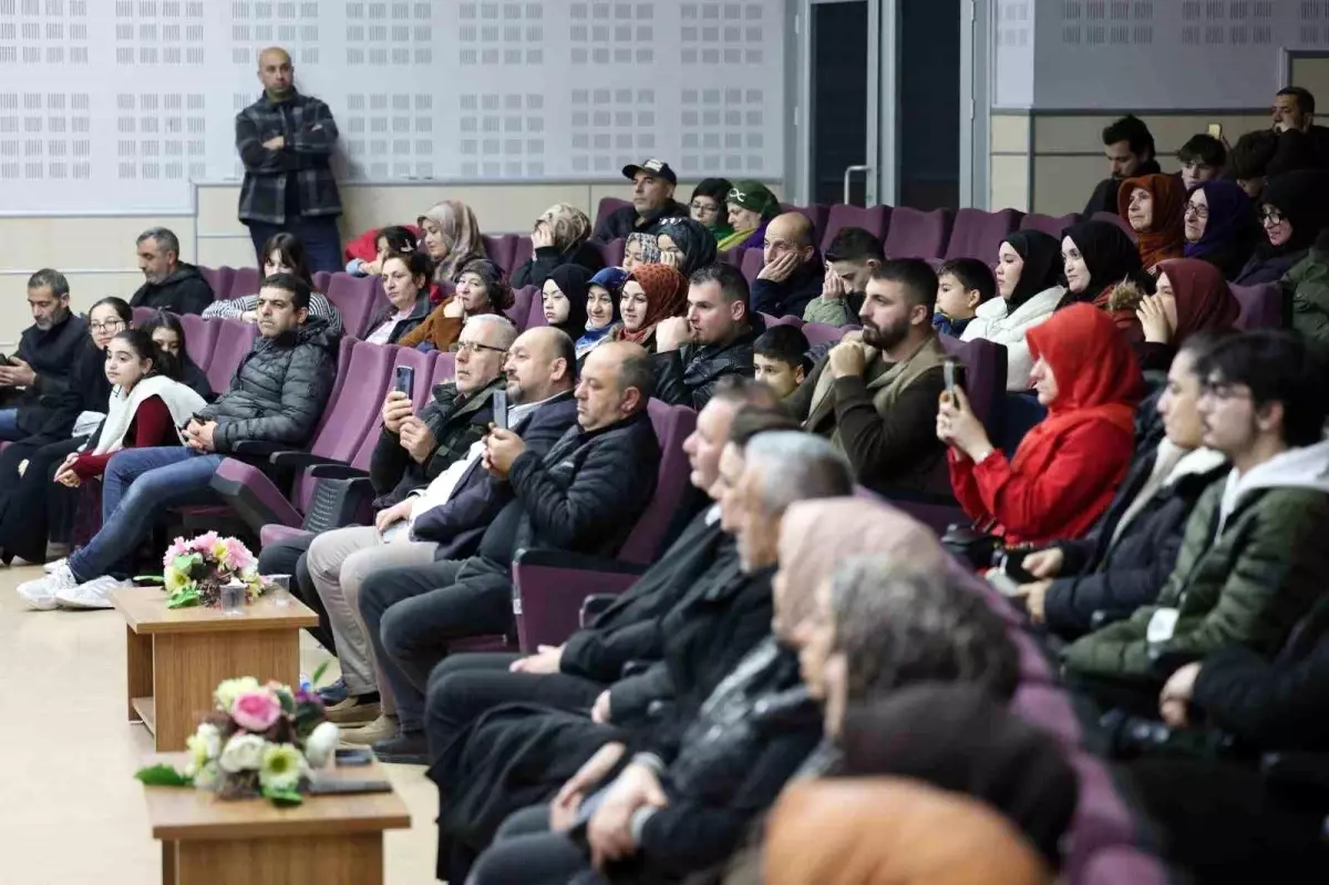 Dursun Ali Erzincanlı, Kartepe\'de gönülleri fethetti