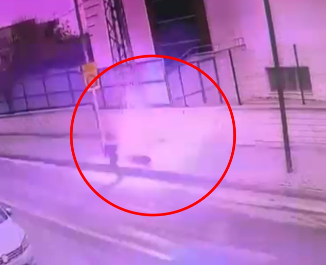 Elektrik direğinden kopan kabloya temas edince akıma kapıldı