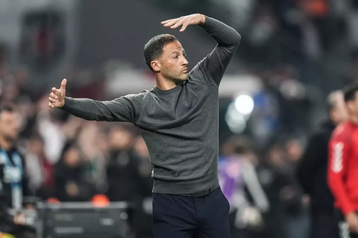 Fenerbahçe\'de ilk ayrılık belli! Tedesco, yıldız isme \'\'Güle güle\'\' dedi