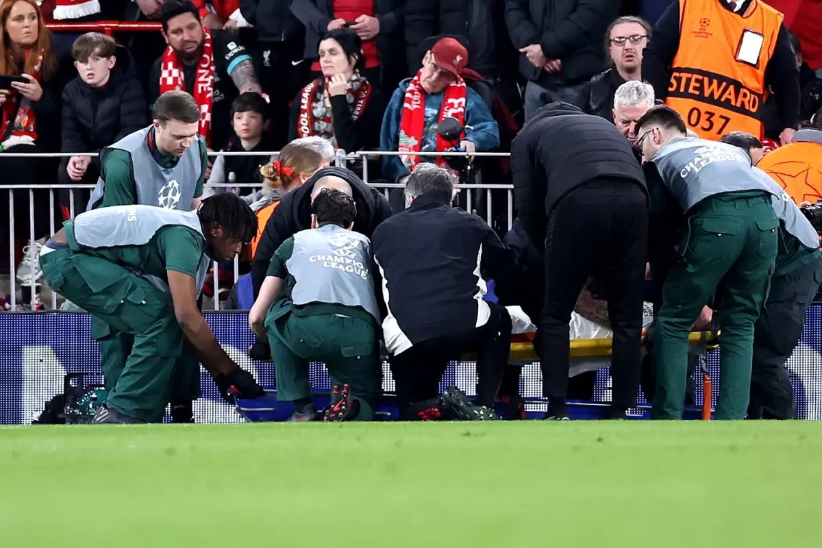 Galatasaray\'dan saat 04.30\'da açıklama: Noa Lang ve Osimhen\'den kötü haber