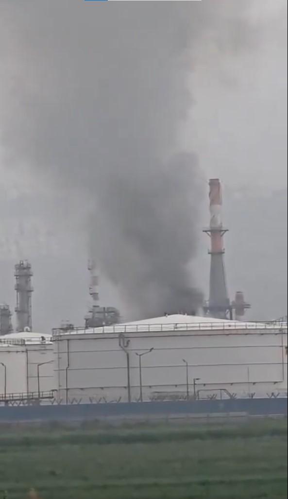 İran, Hayfa'da petrol rafinerisini vurdu