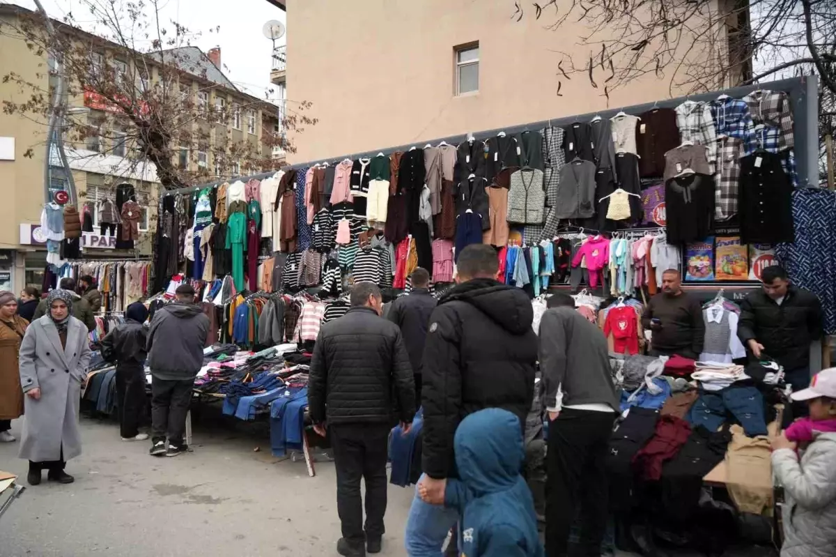 Muş\'ta bayram pazarında arefe yoğunluğu