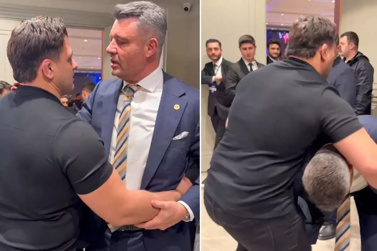 Sadettin Saran, dünya şampiyonu güreşçi Rıza Kayaalp\'ı kaldırıp fırlatmaya çalıştı