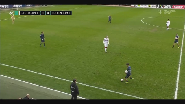 Sahaya giren topu dışarıya atan oyuncu saniyeler sonra hayatının şokunu yaşadı