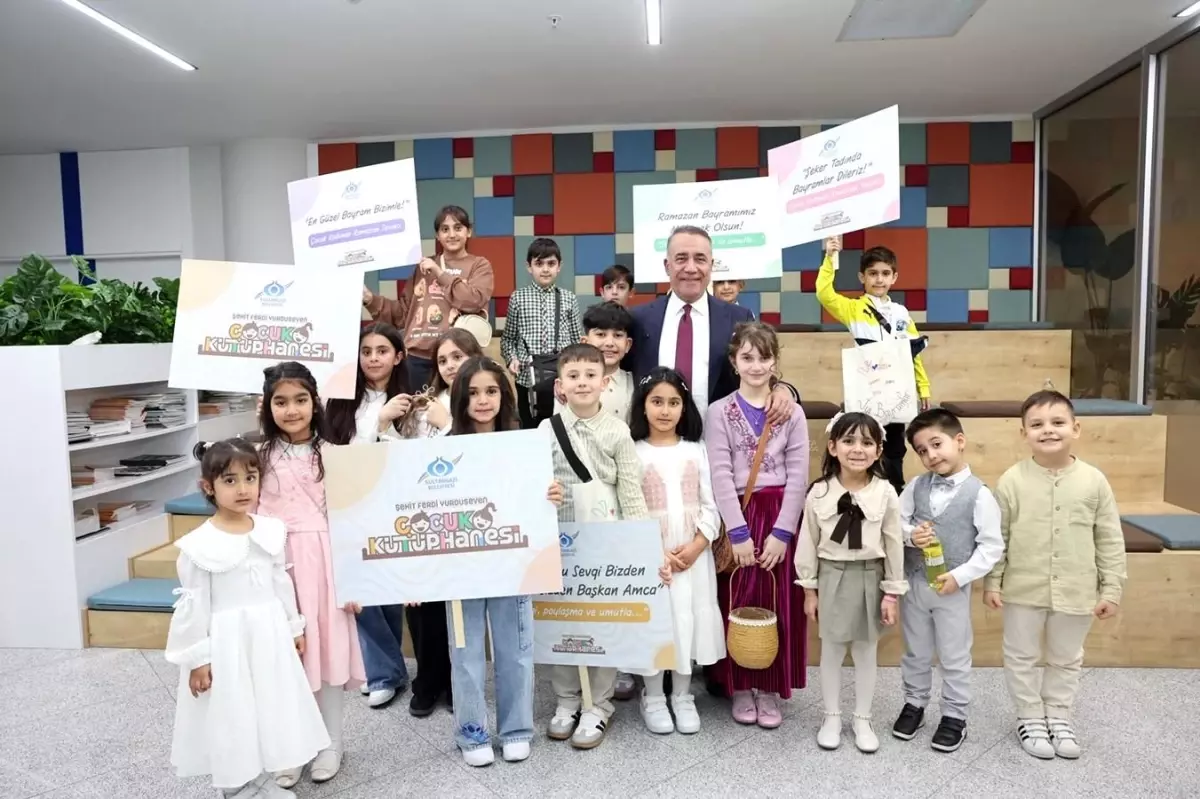 Sultangazi Belediyesi\'nde çocuklardan bayram kutlaması