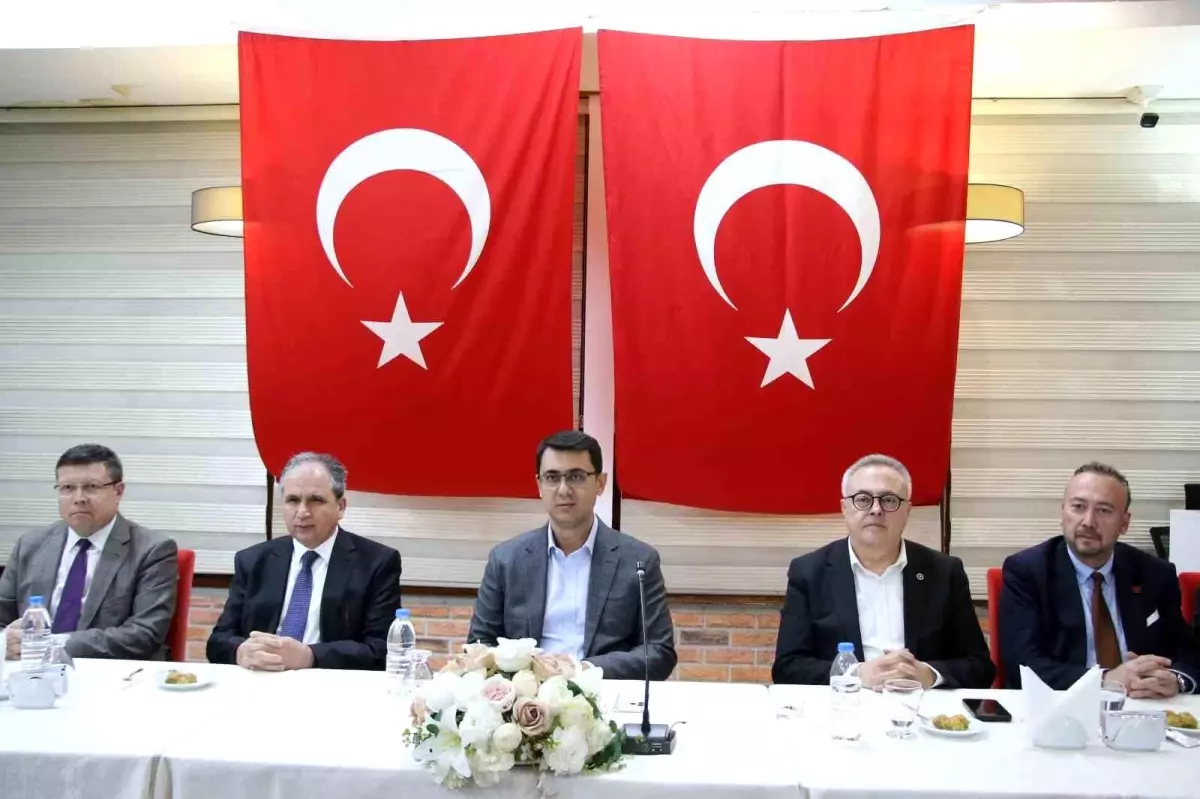 Uşak protokolü bayramlaşma töreninde buluştu