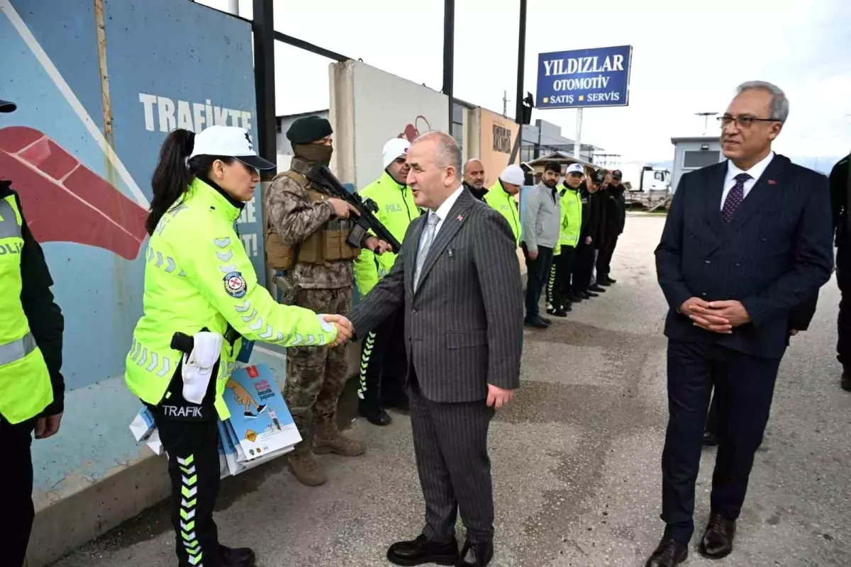 Vali Hatipoğlu Trafik Noktalarını Ziyaret Etti