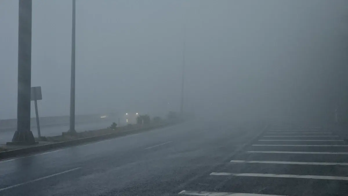 Zonguldak\'ta Yoğun Sis Sürücüleri Zorladı