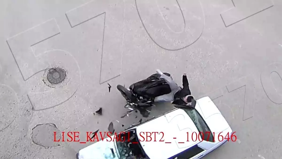 Amasya\'da Motosiklet-Otomobil Çarpıştı