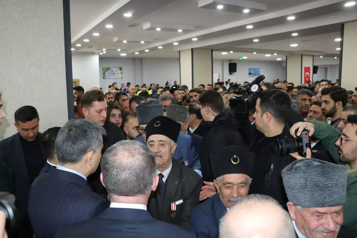 İçişleri Bakanı Çiftçi, Van\'da Bayramlaşma Programına Katıldı