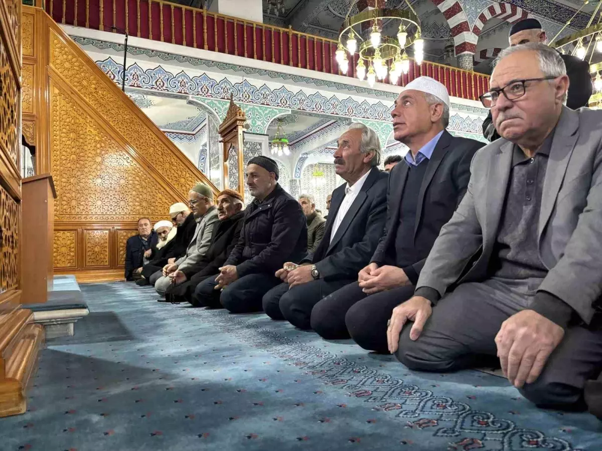 Bingöl\'de Bayram Namazı Coşkusu