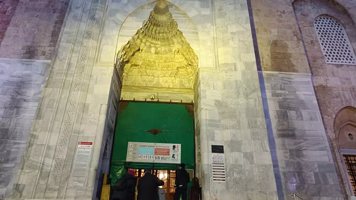 Bursa\'da Bayram Namazı Ulu Cami\'de Kılındı