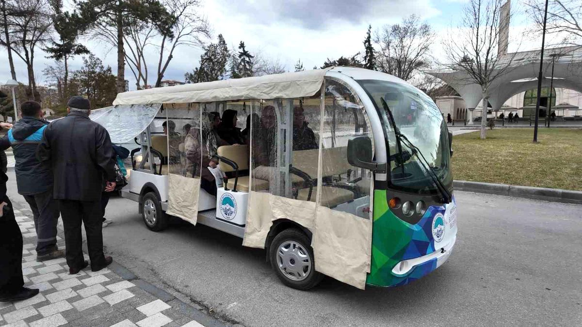 Büyükşehir\'in kabir ziyareti hizmetine vatandaştan tam not