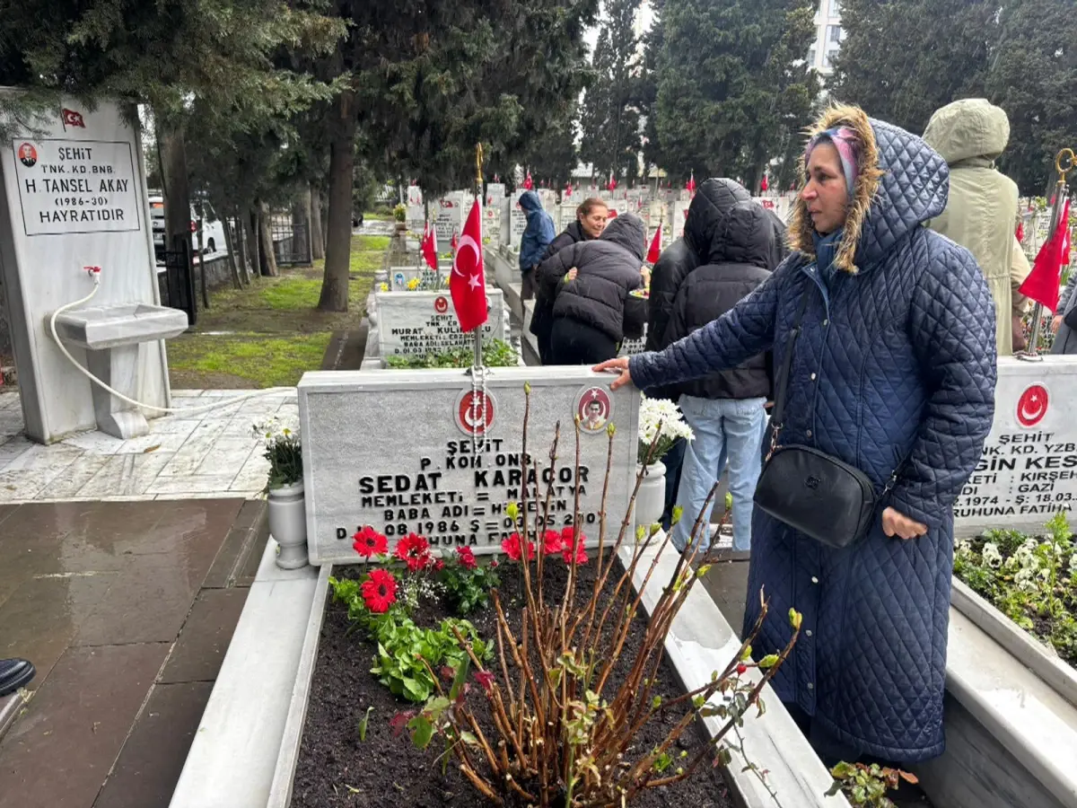 Edirnekapı Şehitliği\'nde hüzünlü bayram