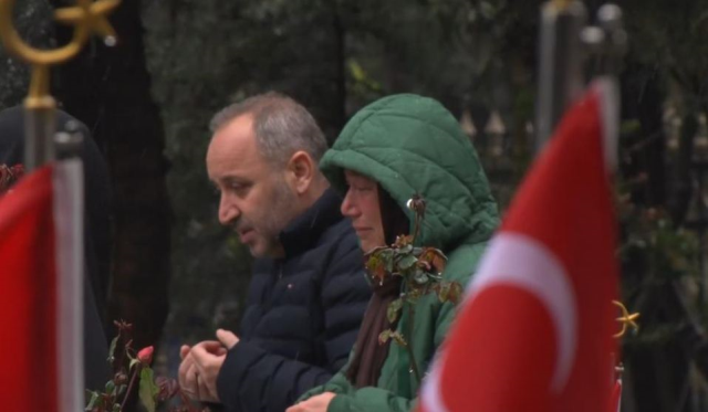 En acı bayram: Gözyaşlarına hakim olamadılar En acı bayram: Gözyaşlarına hakim olamadılar