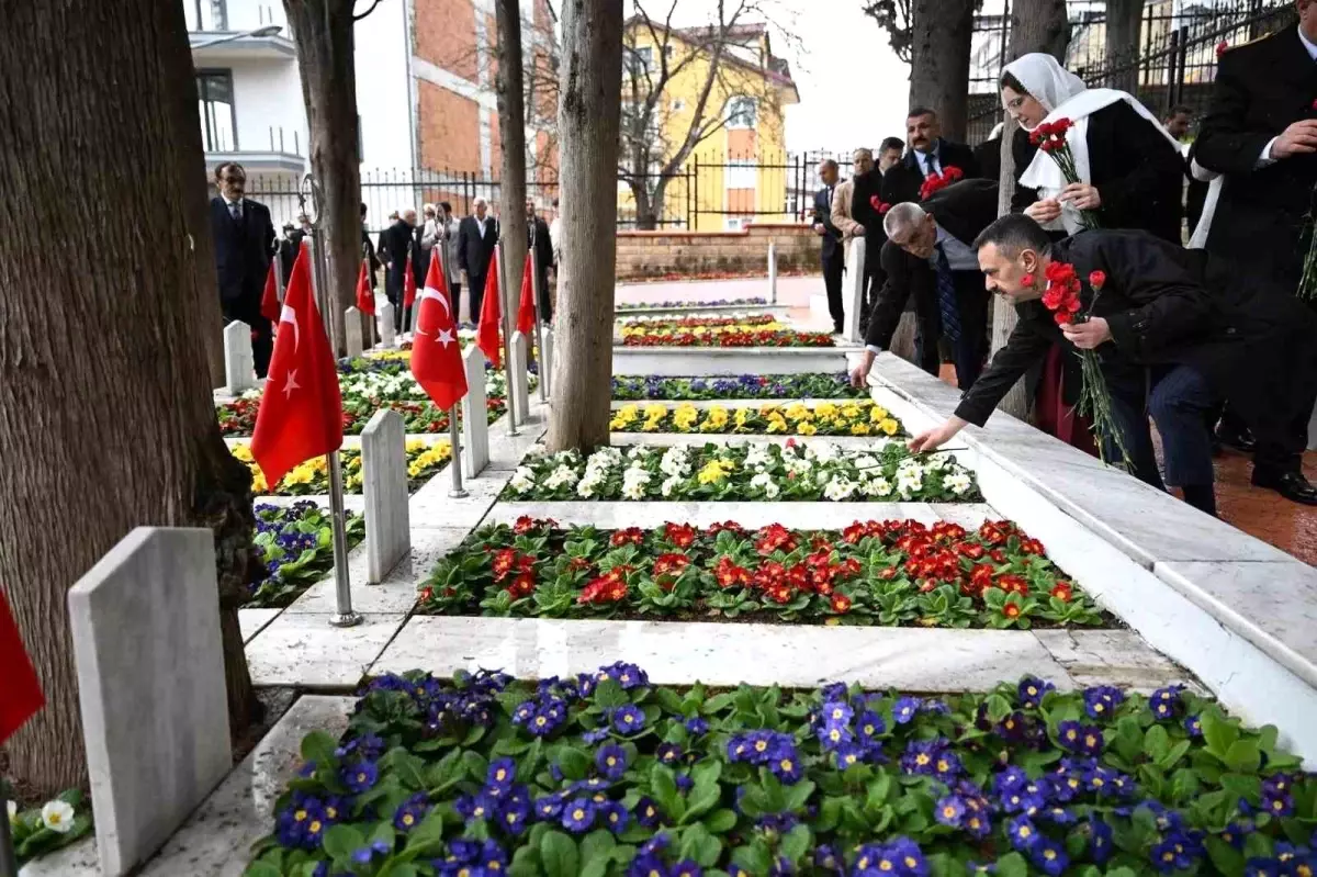 Kocaeli\'de bayramda şehitliklerde dualar edildi