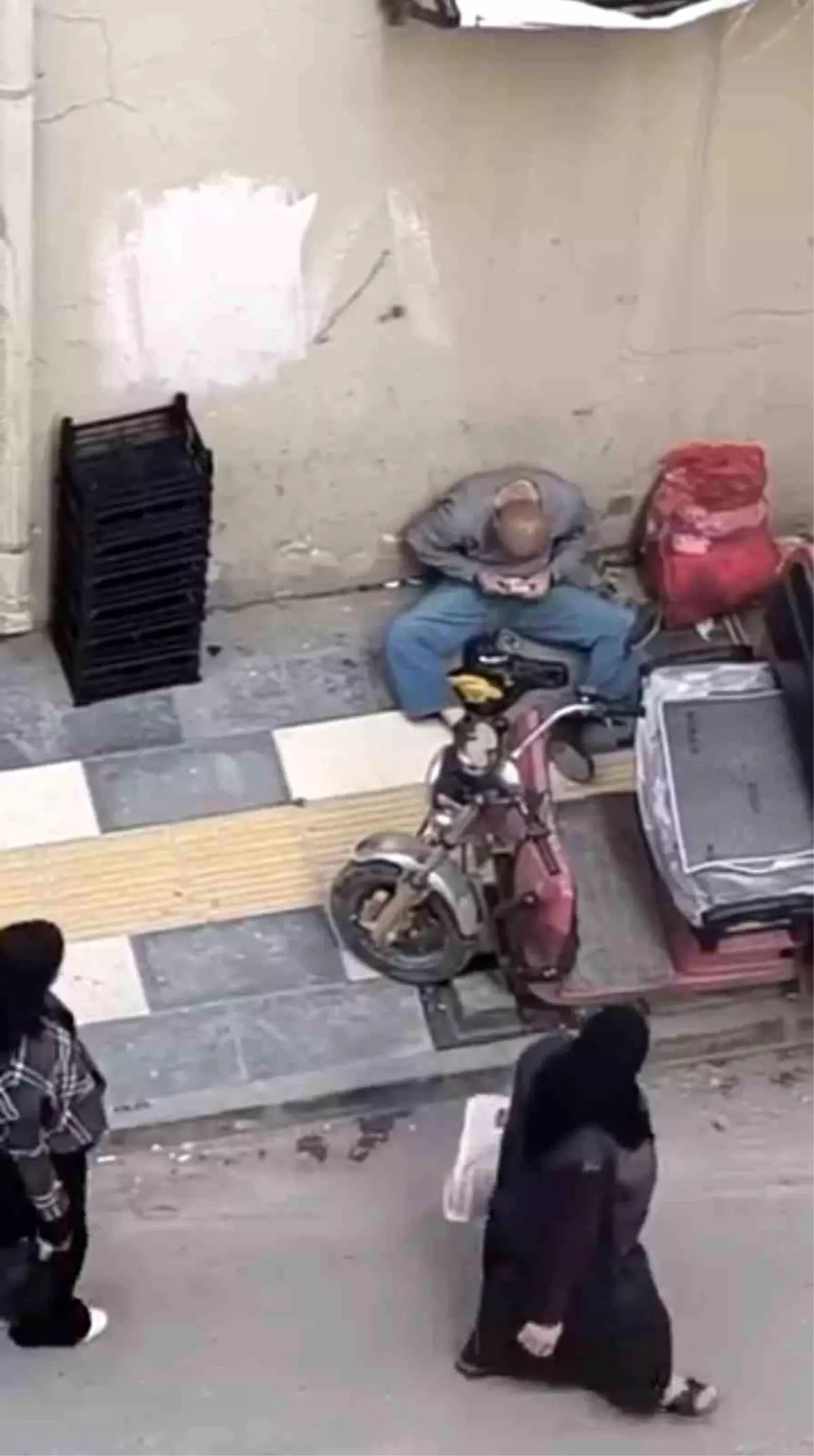 Dilenci Paraları Sayarken Görüntülendi