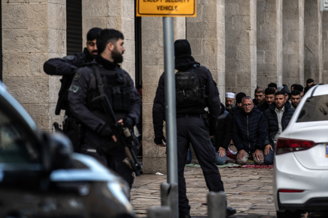 Mescid-i Aksa'da 59 yıl sonra bir ilk! Bayramı zehir eden görüntü