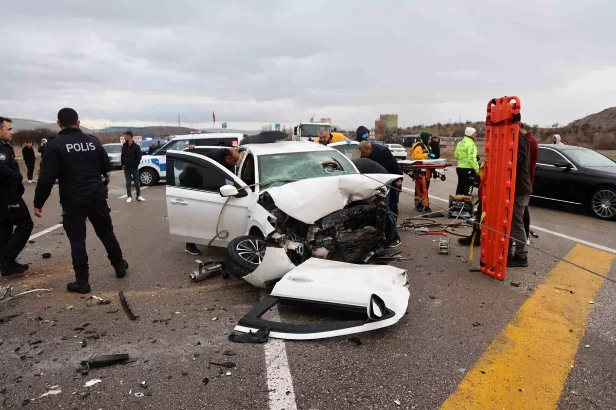 Nevşehir\'de Zincirleme Kaza: 3 Ölü